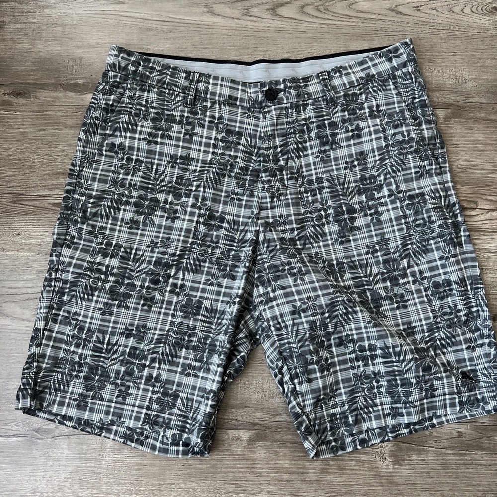 Tommy Bahama Tahiti Tech Shorts Mens 34 Plaid Floral  10" Inseam